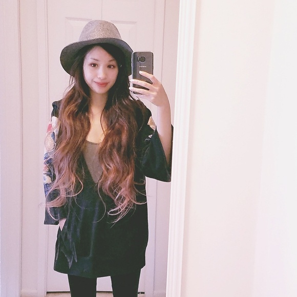 Meet your Posher, Kate! - Picture 3 of 3